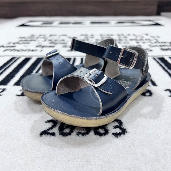 Hoy Shoe Salt Water Sun-San Surfer sandals in navy leather - Picture 4 of 8